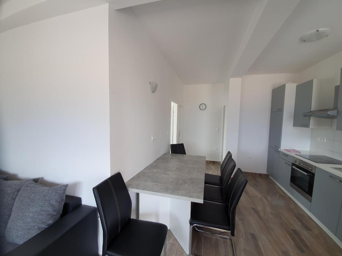 Apartments Ljubic Pag Town Eksteriør bilde