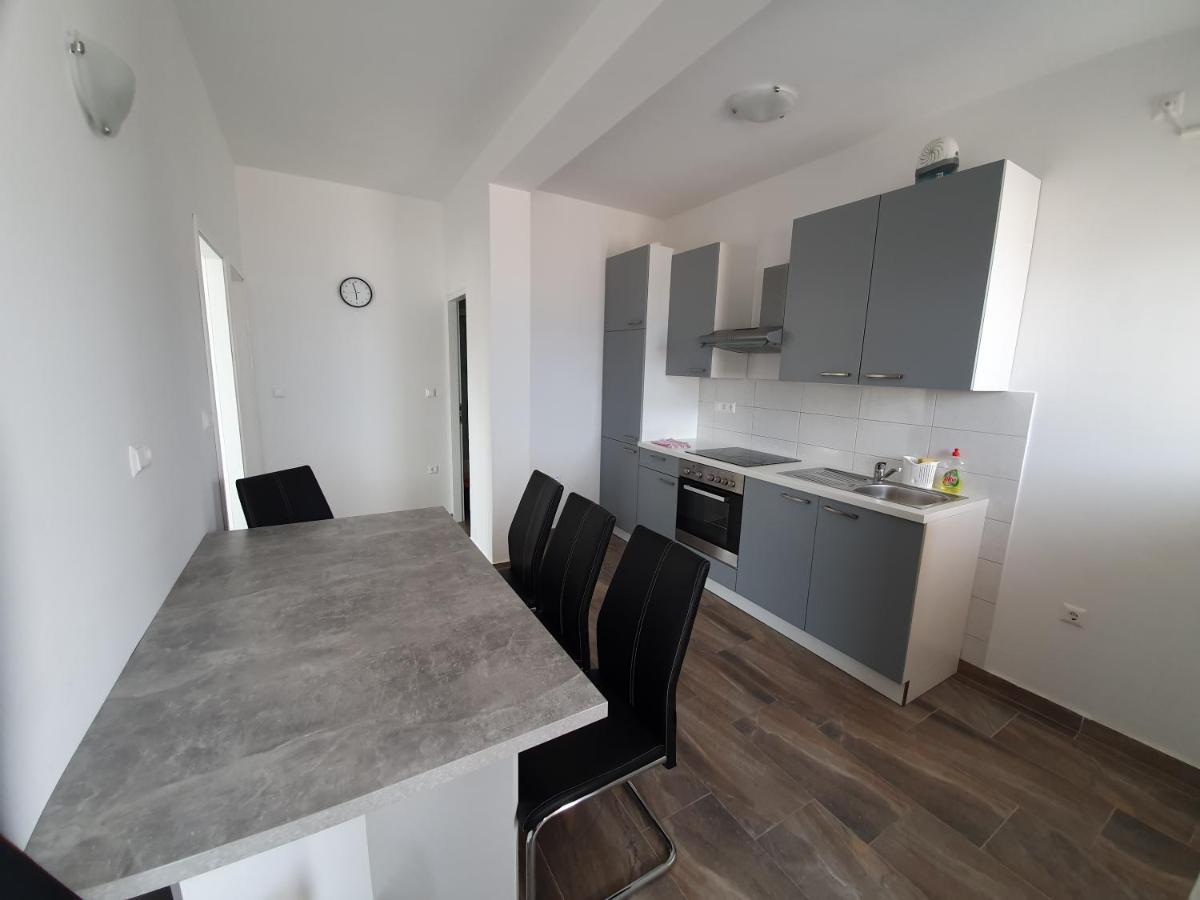Apartments Ljubic Pag Town Eksteriør bilde