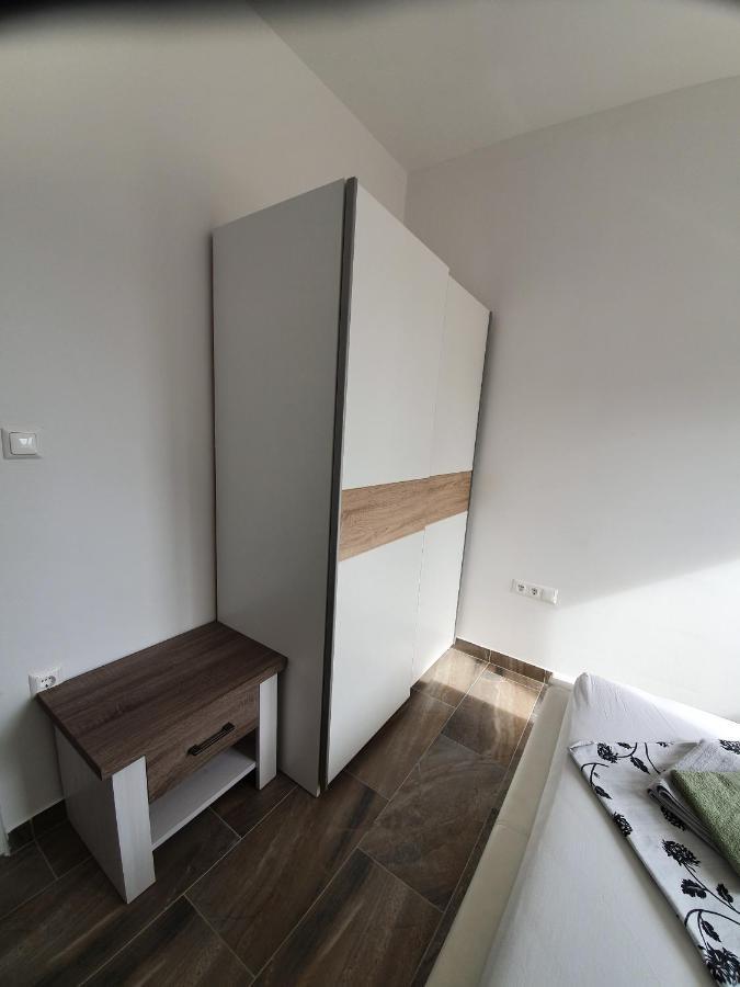 Apartments Ljubic Pag Town Eksteriør bilde